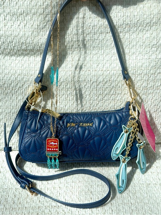 Betsey Johnson Jewelry - Betsey Johnson XOMINNY Shell Yeah Shoulder Bag Sardine Necklace Set Coastal NWT